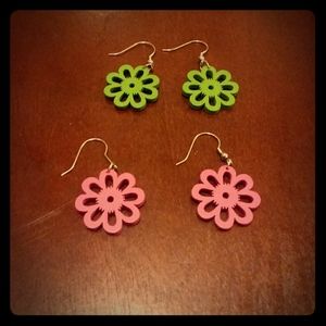 💚💗 Set of Wooden Pink and Green Flower Earrings